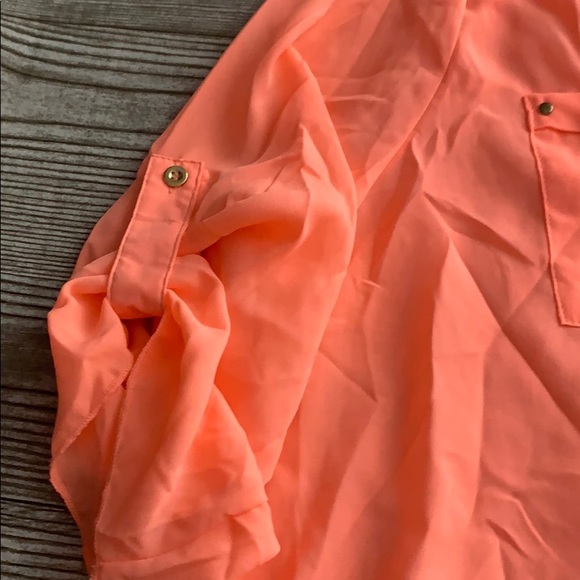 Bright Lightweight Blouse - Picture 3 of 4